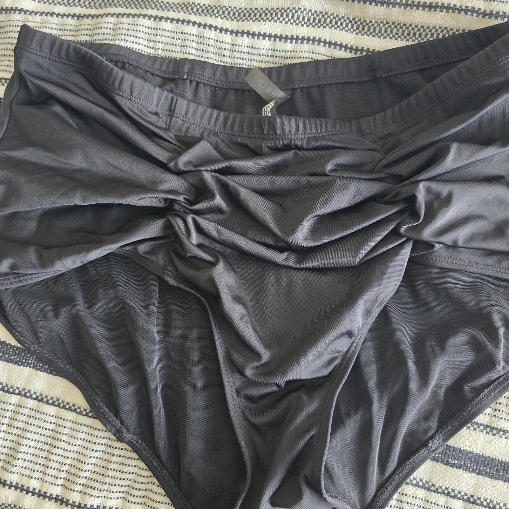 Torrid high rise ruched swim bikini bottoms NWOT size 1